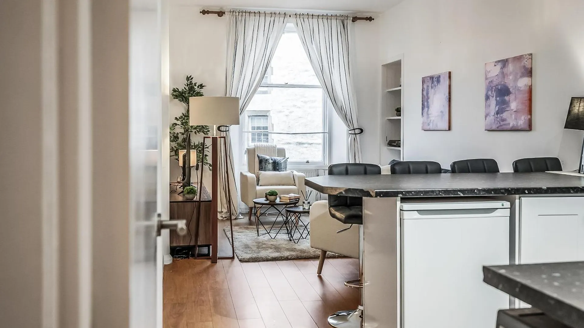 Cozy Central 2 Bed Apt With Great View - Parking Edinburgh 0*,