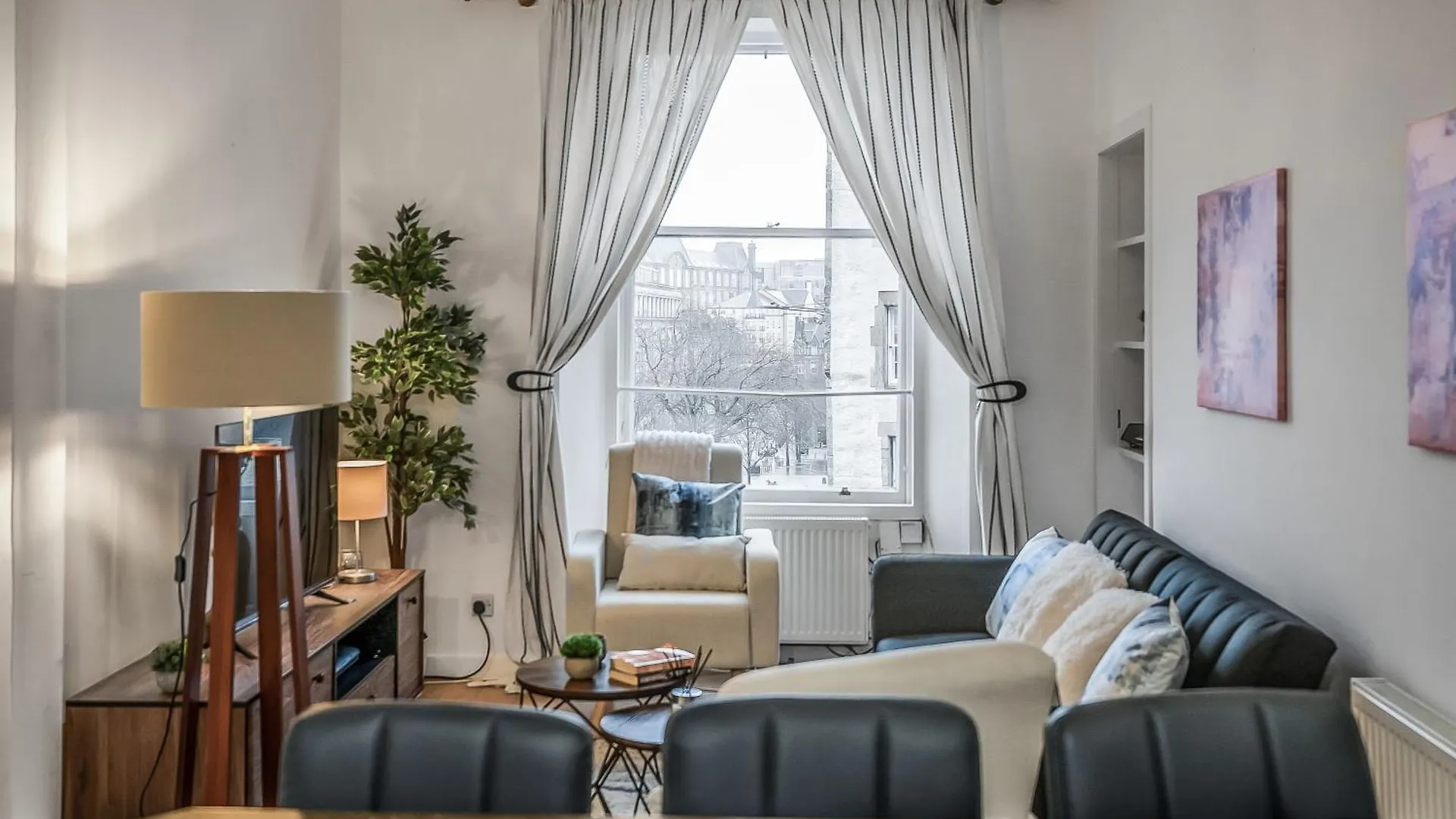 Apartment Cozy Central 2 Bed Apt With Great View - Parking Edinburgh