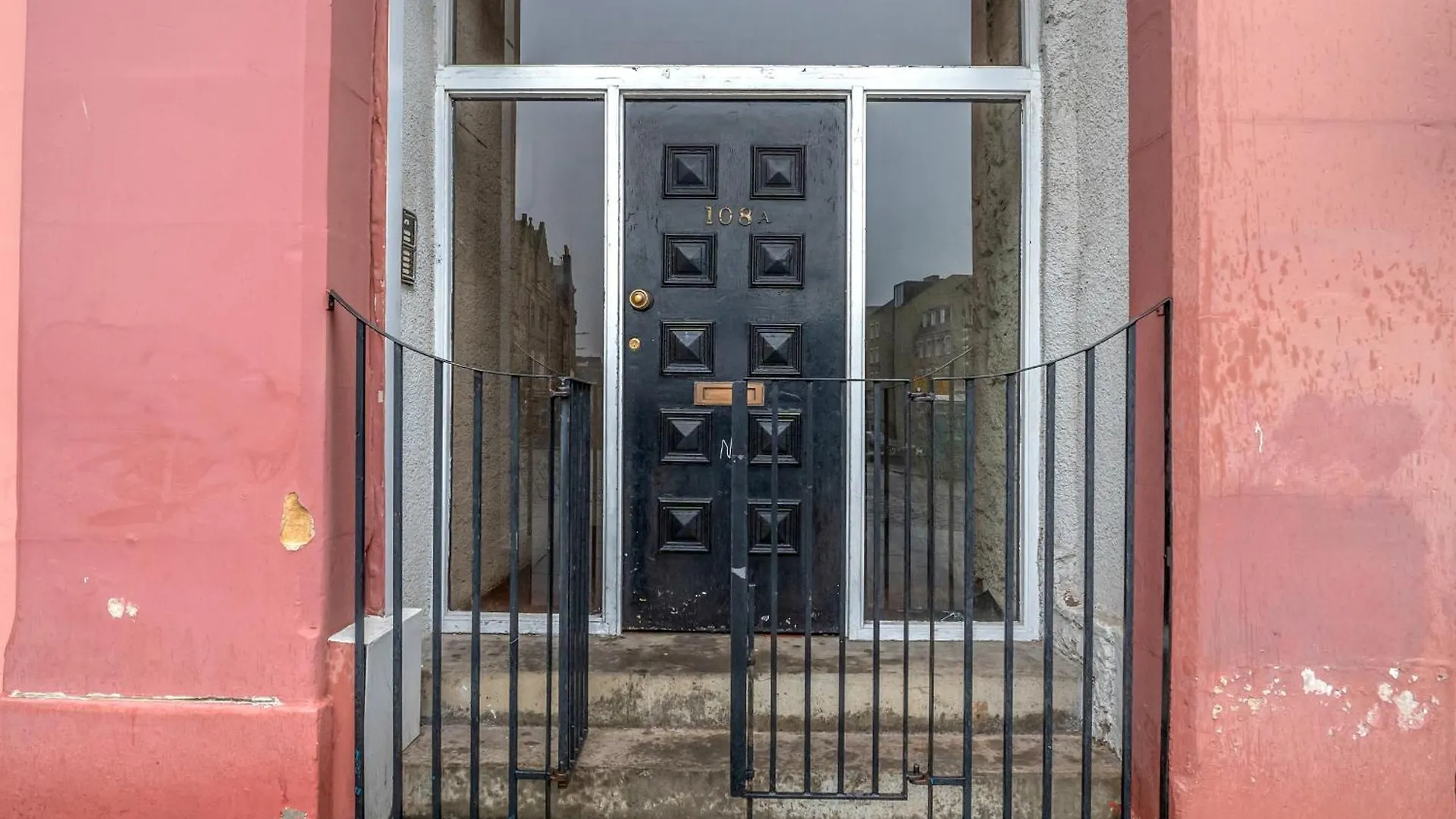 Cozy Central 2 Bed Apt With Great View - Parking Edinburgh Apartment